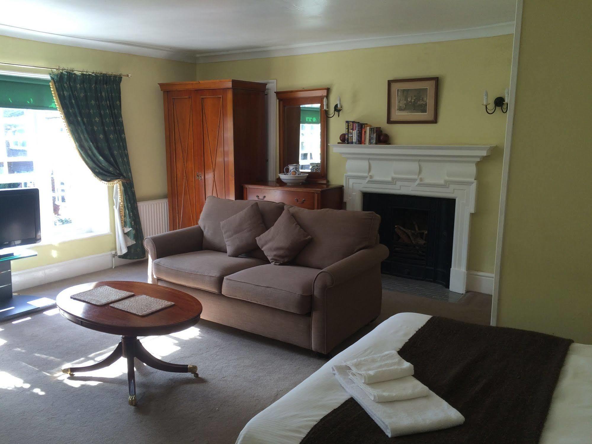 Harmondsworth Hall Guest House West Drayton  Dış mekan fotoğraf